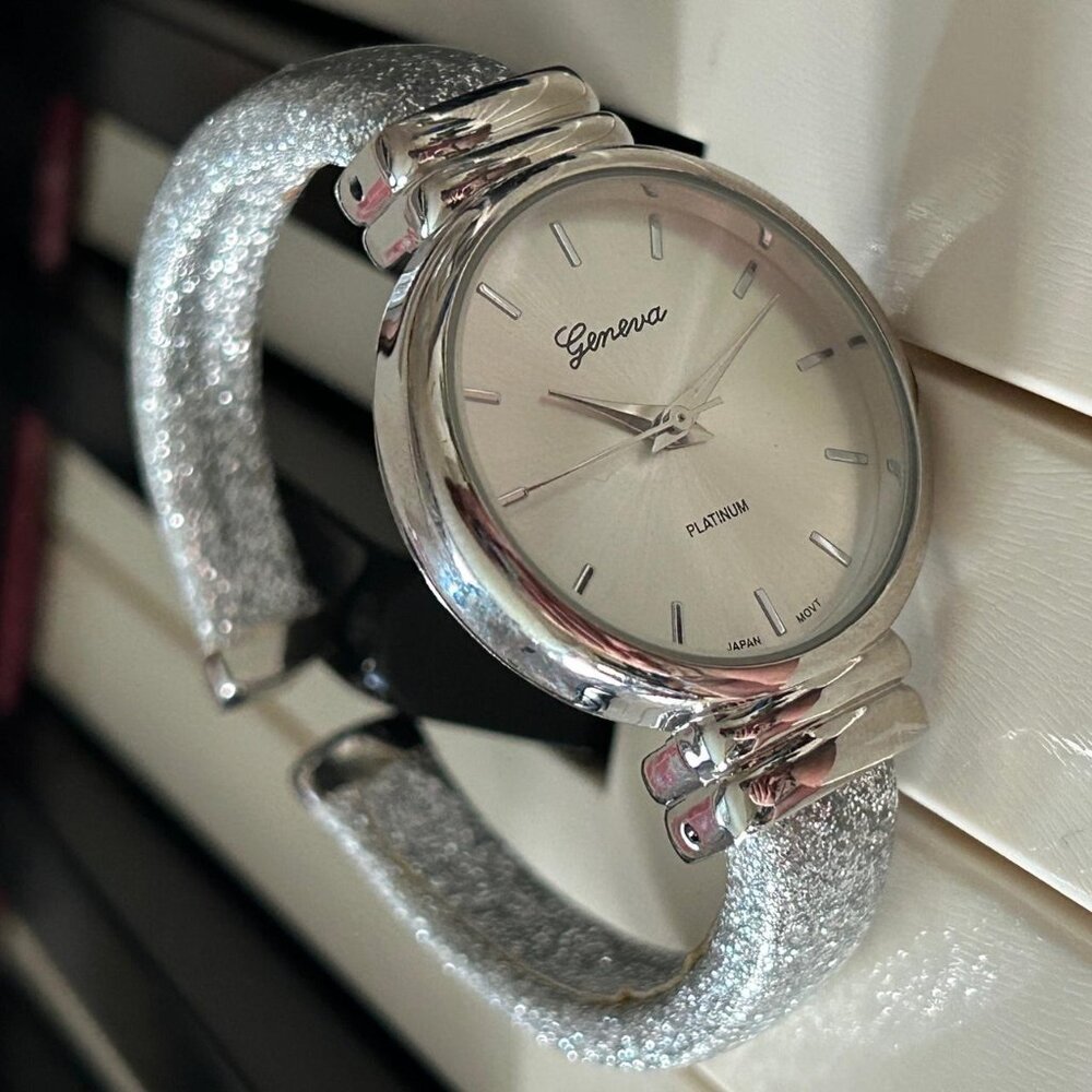 Silver Geneva watch with glitter band